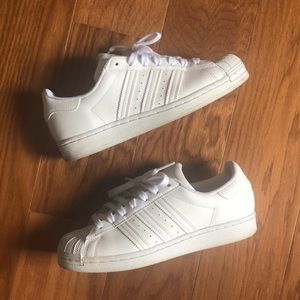Superstar classic leather triple white on white sneaker worn 3 times 40eu 6.5 uk